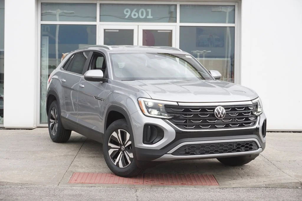 New 2026 Silver Volkswagen 2.0T SE image 2