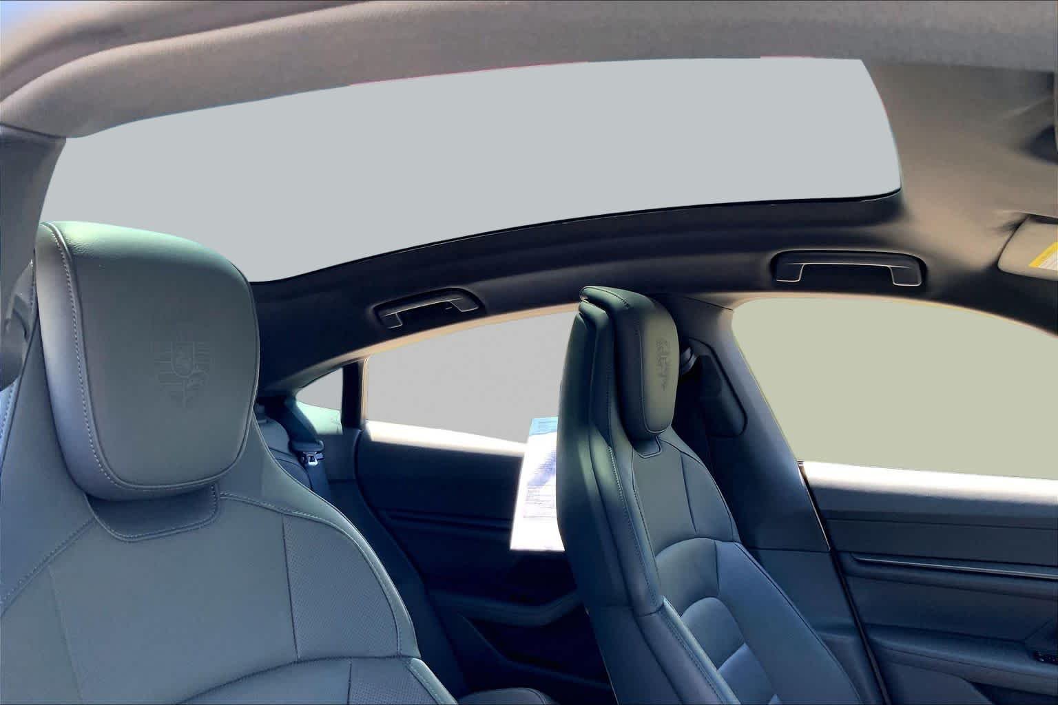 Used 2022 Chalk Porsche  image 12