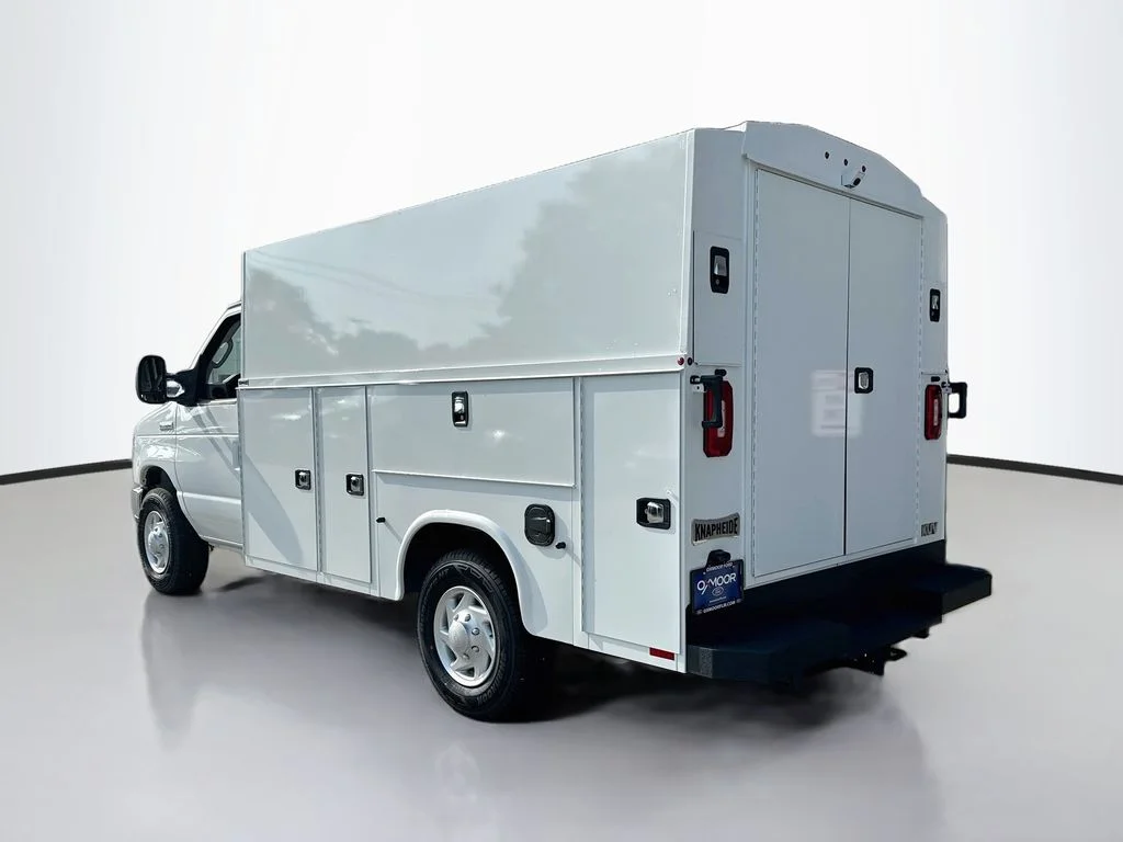 New 2027 Oxford White Ford E-350 SRW image 5