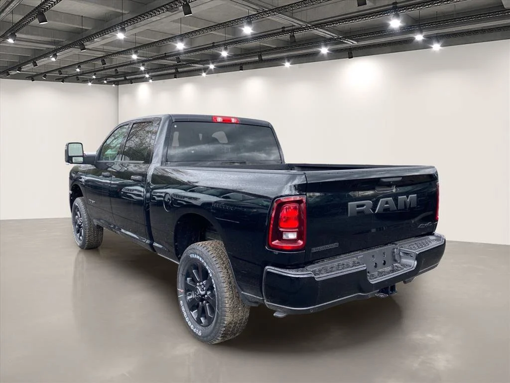 New 2026 Diamond Black Crystal Pearl-Coat Exterior Paint RAM Big Horn image 3