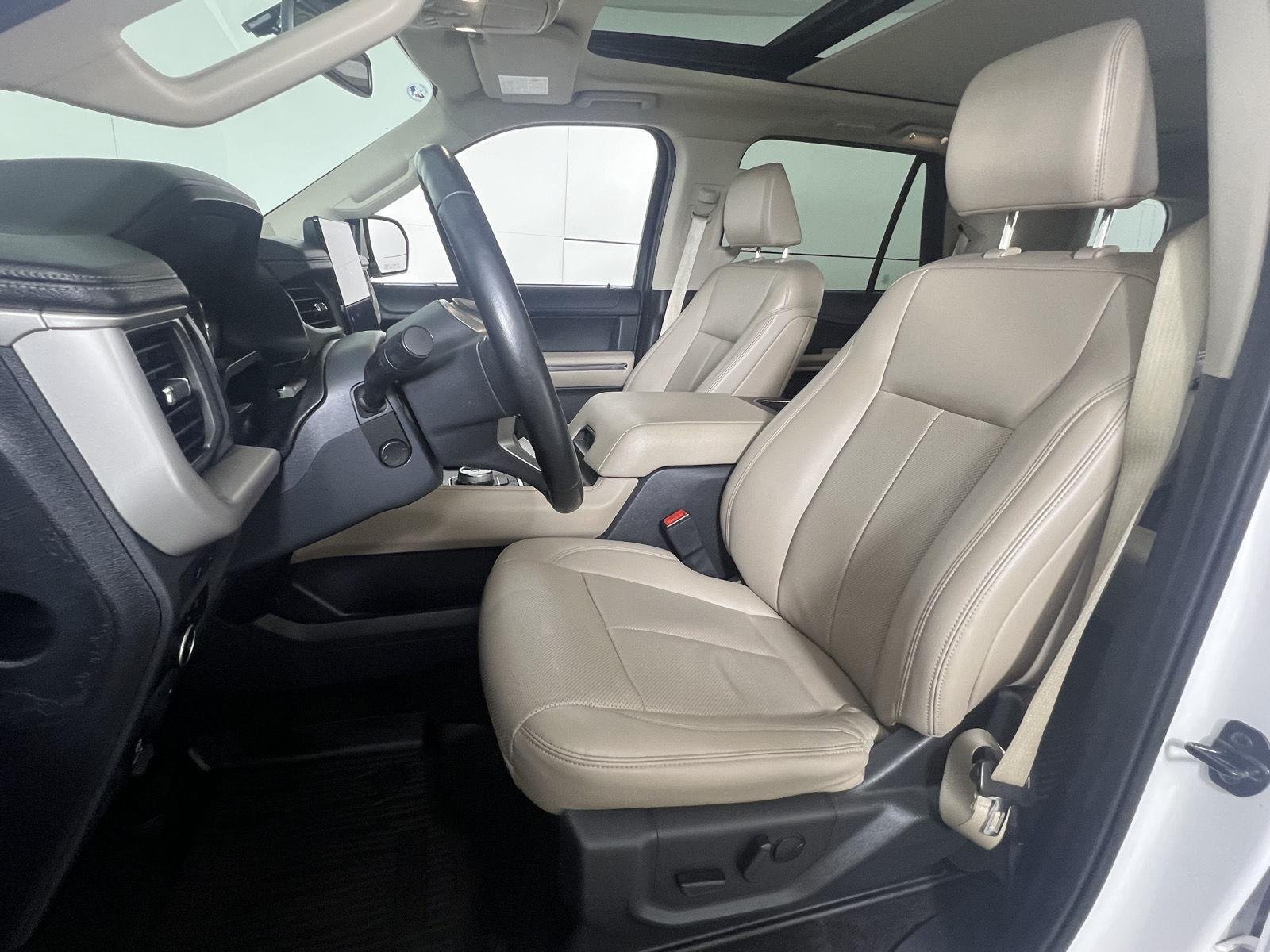 Used 2023 Star White Metallic Tri-Coat Ford XLT image 2