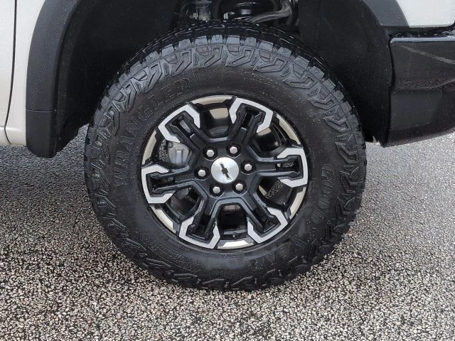 Used 2026 White Chevrolet ZR2 image 11