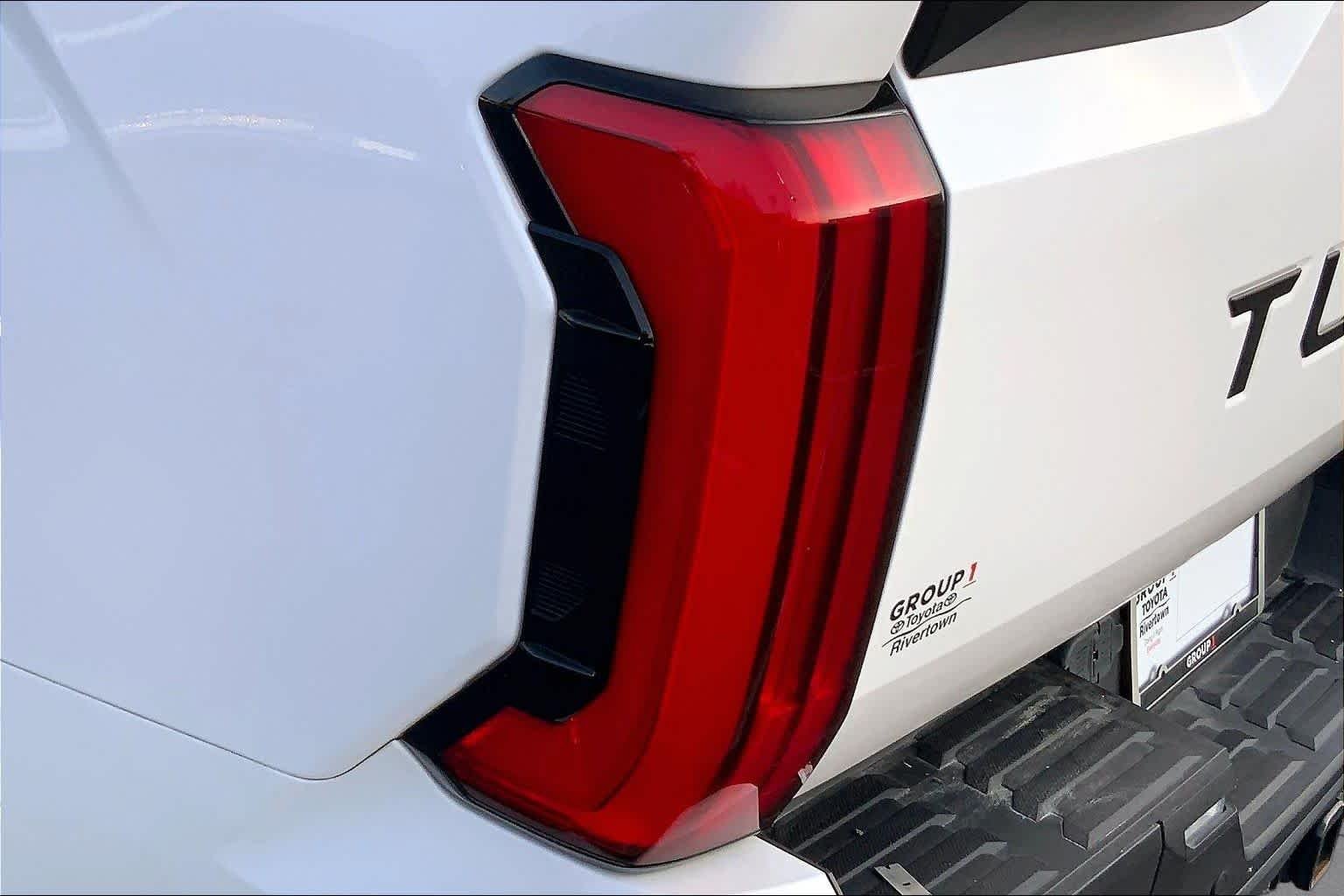 Used 2024 Ice Cap Toyota SR5 image 27