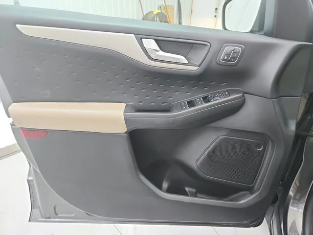 Used 2020 Gray Ford SEL image 33