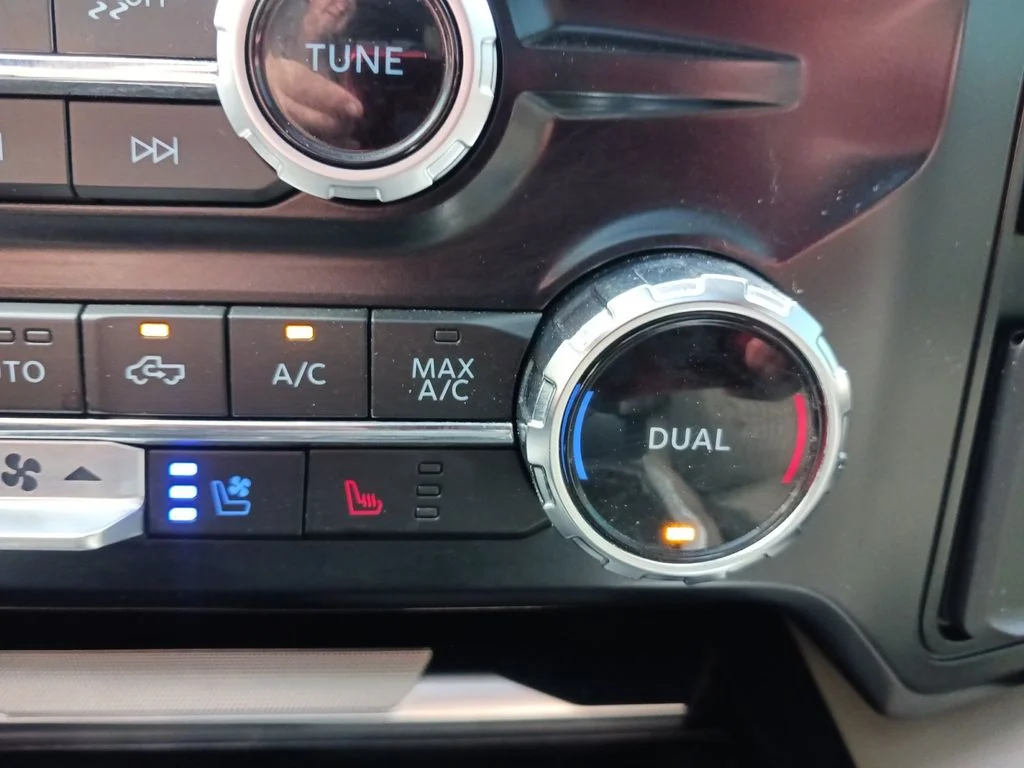 Used 2025 Black Ford Platinum image 27