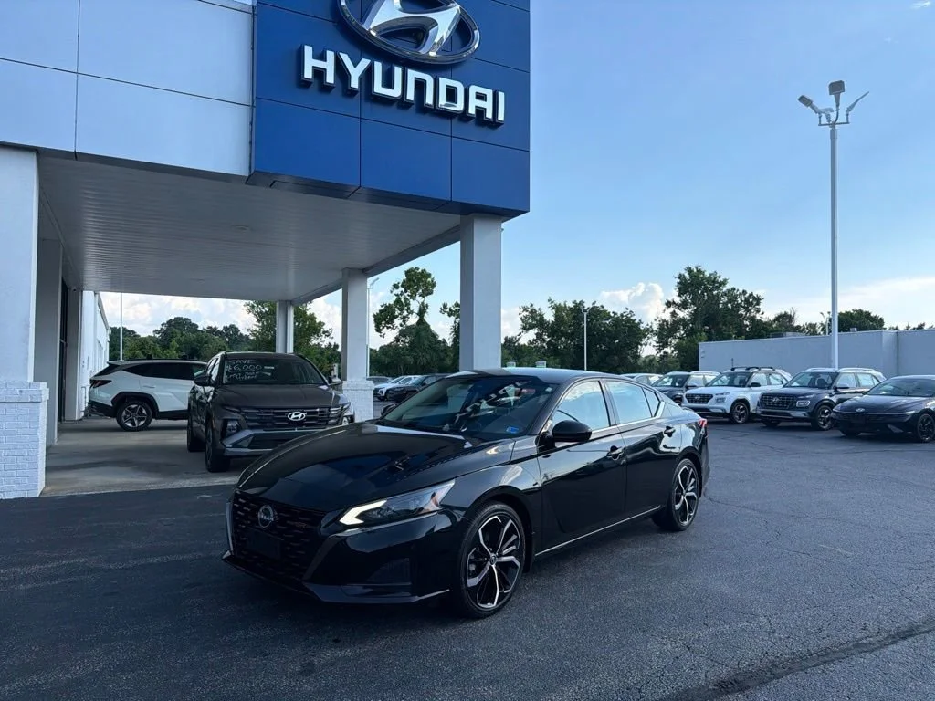Used 2023 Black Nissan 2.5 SR image 1