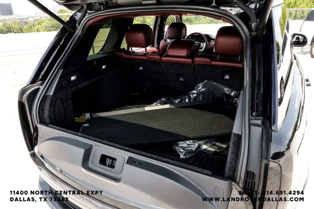 Used 2023 Santorini Black Metallic Land Rover SE image 56