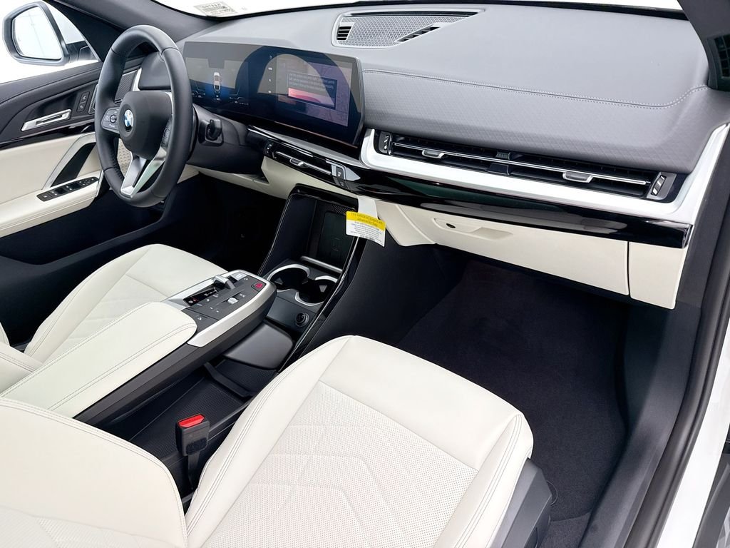 Used 2026 Alpine White BMW xDrive28i image 17