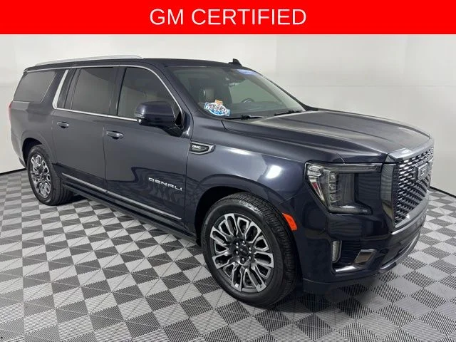 2023 GMC Yukon Denali Ultimate AWD's photo