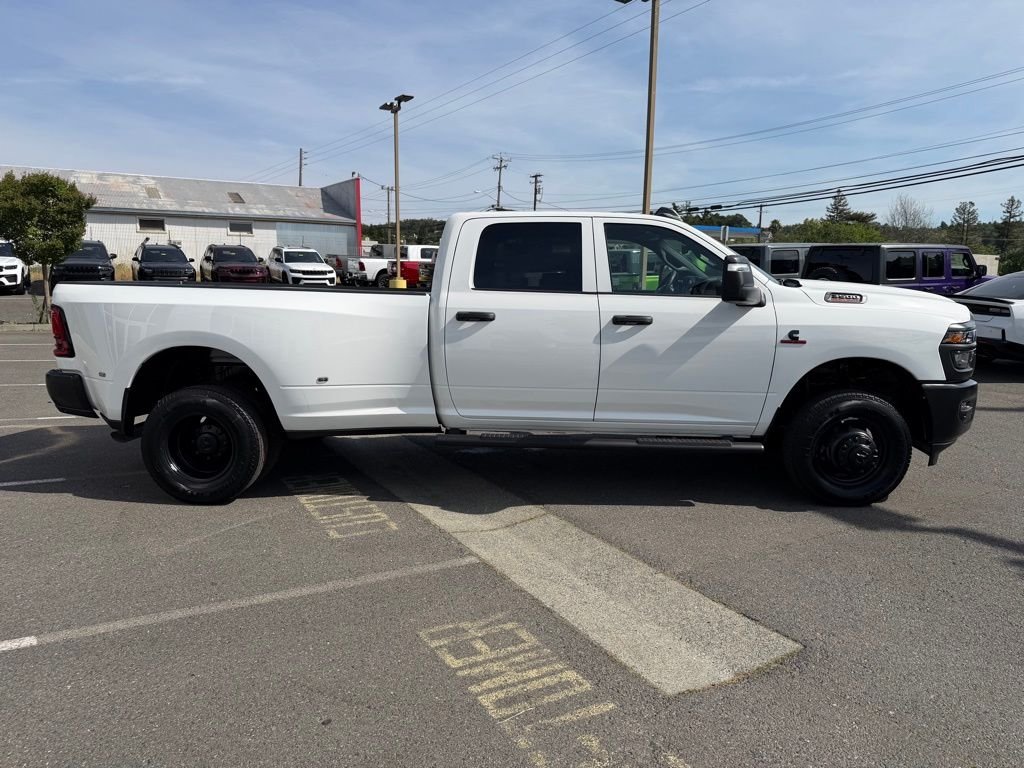 New 2026 Bright White Clear-Coat Exterior Paint RAM Tradesman image 6