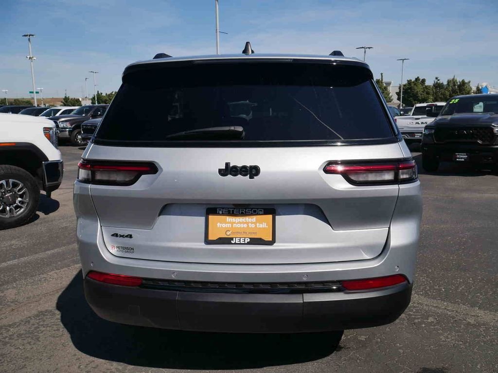 Used 2025 Silver Jeep Altitude X image 18