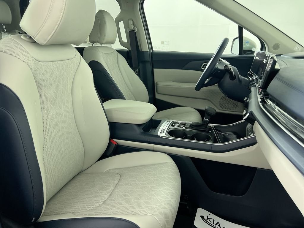 New 2026 Ivory Silver Kia EX image 32