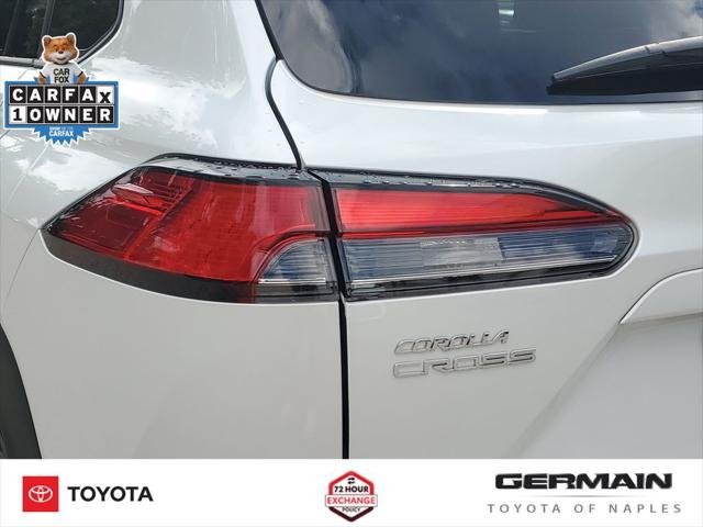 Certified Used 2025 WIND CHILL PEARL Toyota  image 16