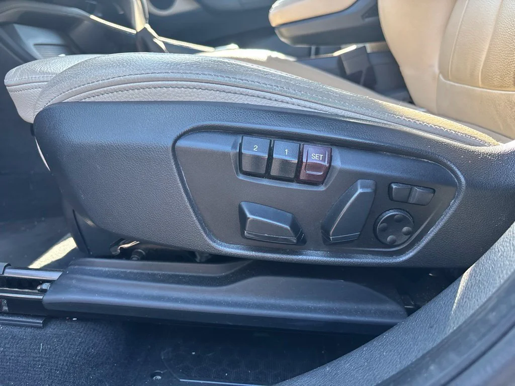 Used 2017 White BMW xDrive28i image 18