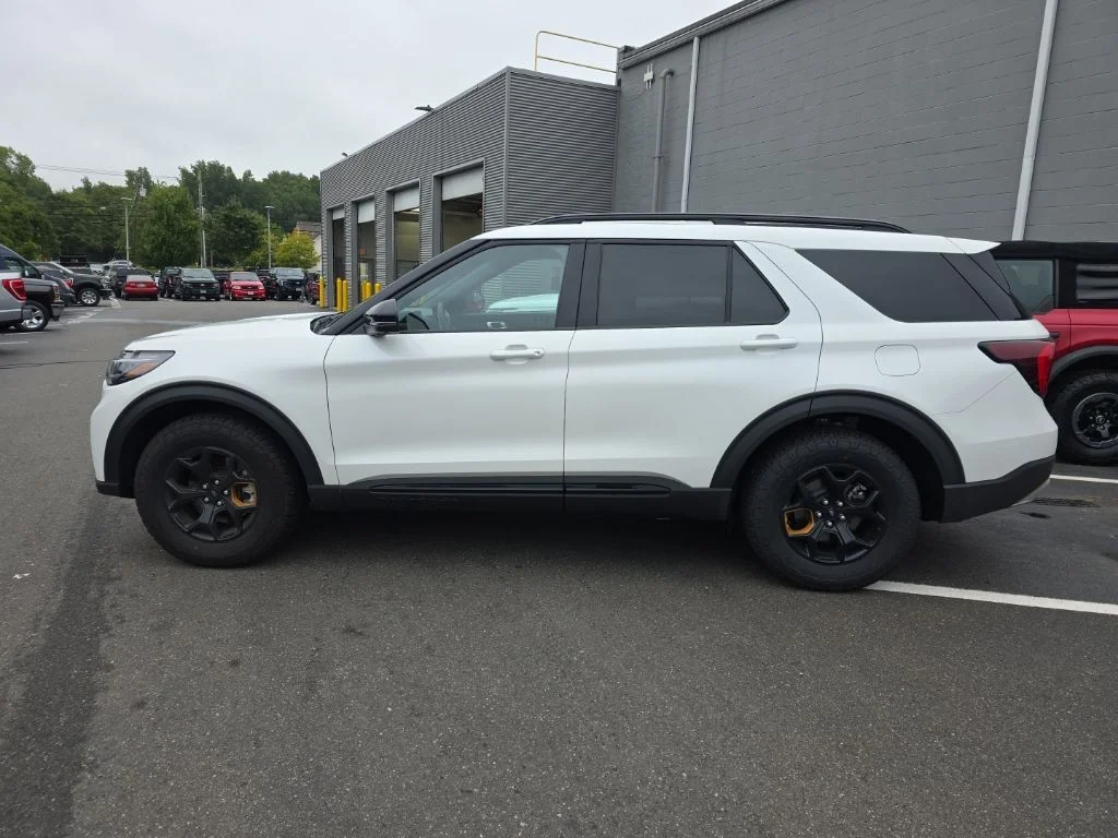 Used 2026 White Metallic Ford Tremor image 6