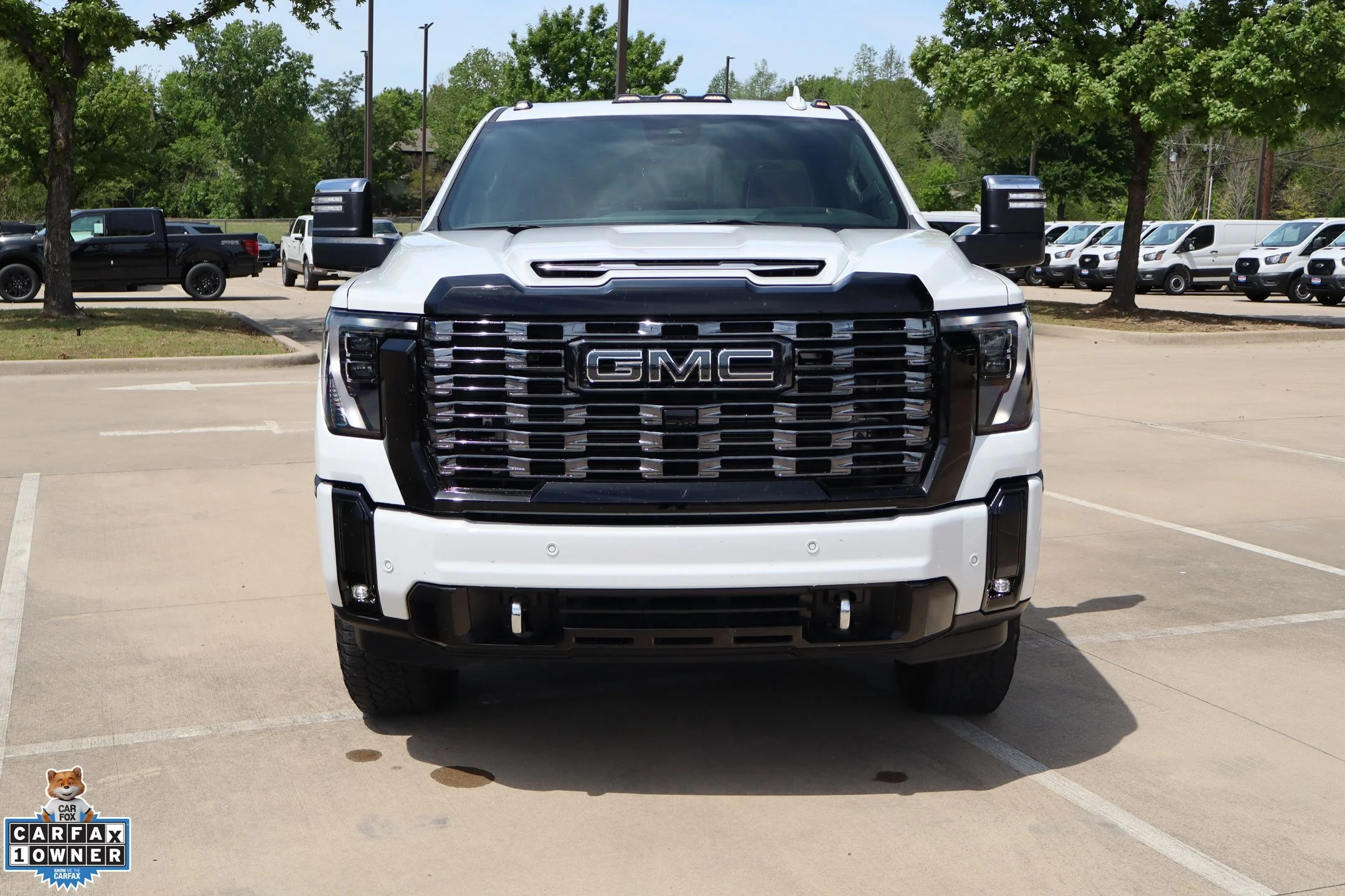 Used 2025 White GMC Denali Ultimate image 9