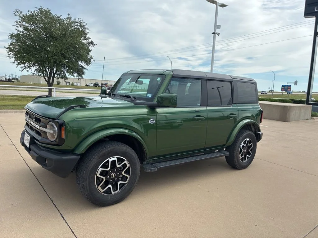 2023 Ford Bronco Outer Banks 4x4's photo
