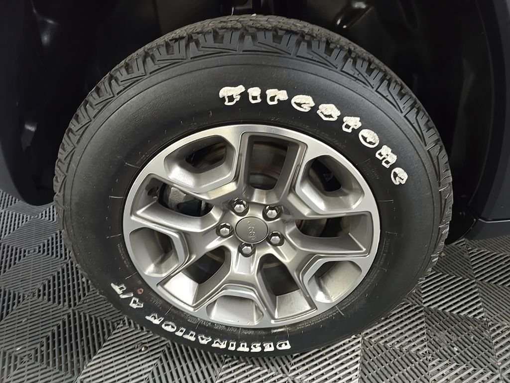 Used 2022 Black Jeep Trailhawk image 15