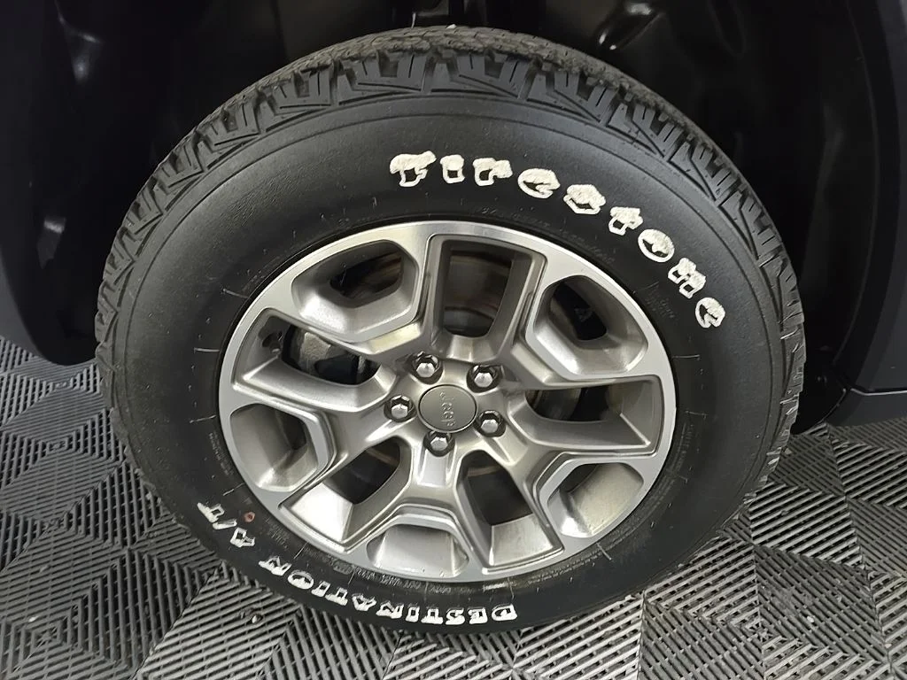 Used 2022 Black Jeep Trailhawk image 15