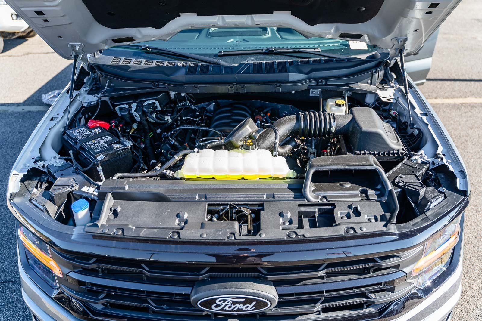 New 2026 Iconic Silver Metallic Ford XLT image 21