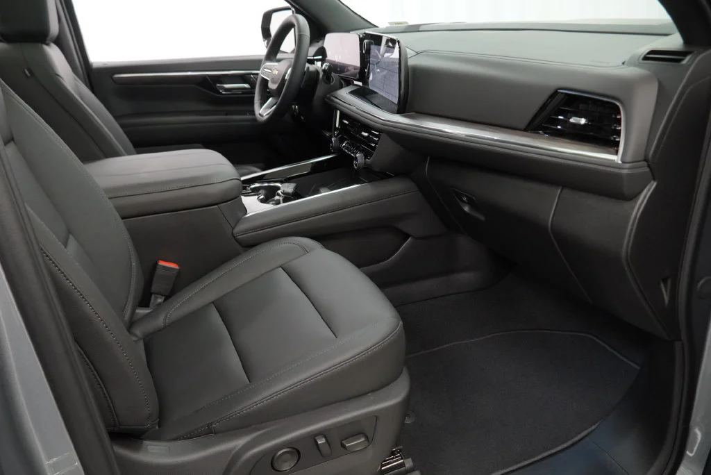 New 2026 Sterling Gray Metallic Chevrolet LT image 31