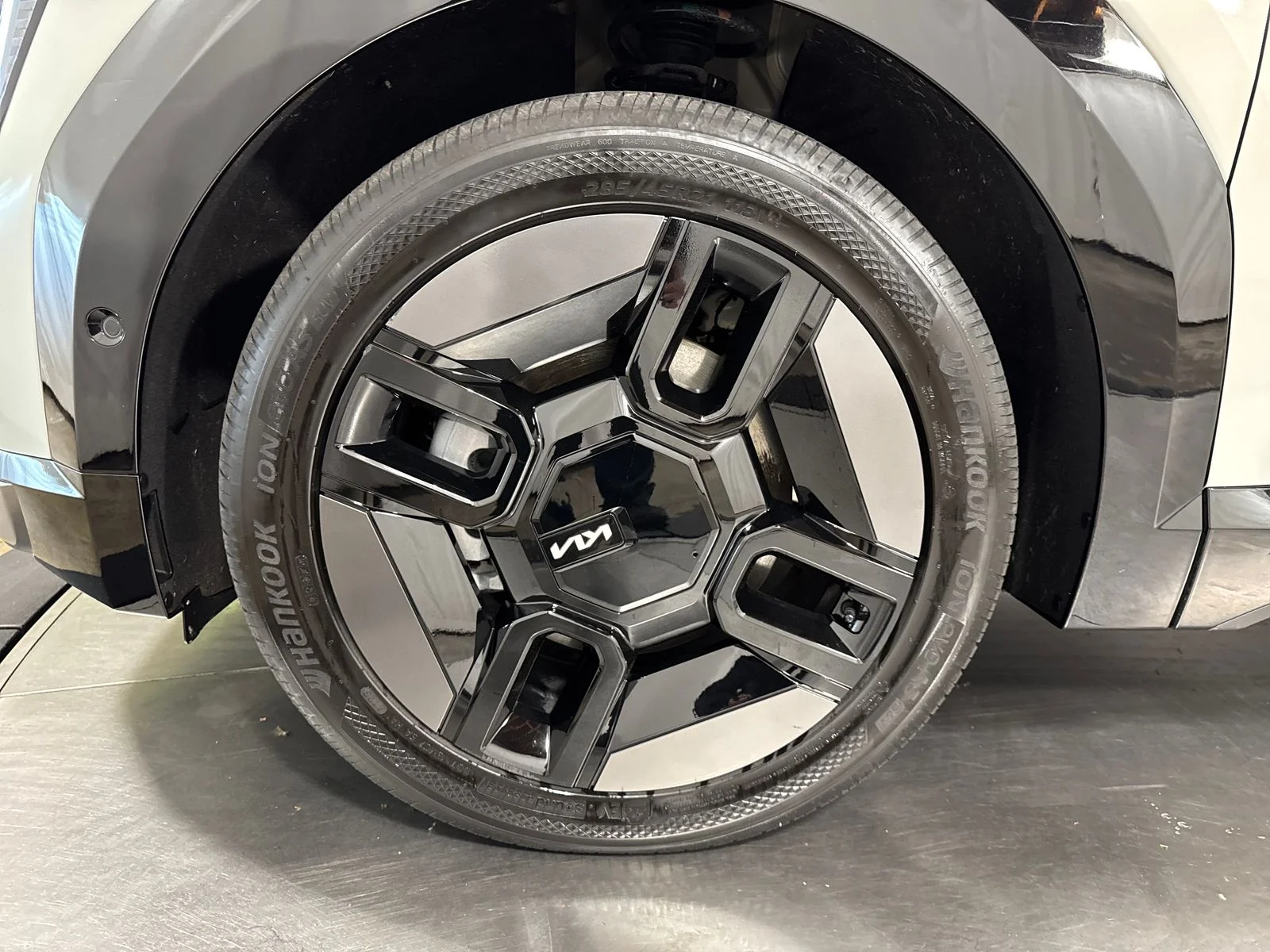 Used 2024 Kia Ev9 GT-Line with VIN KNDAEFS51R6022262 for sale in Portland, OR