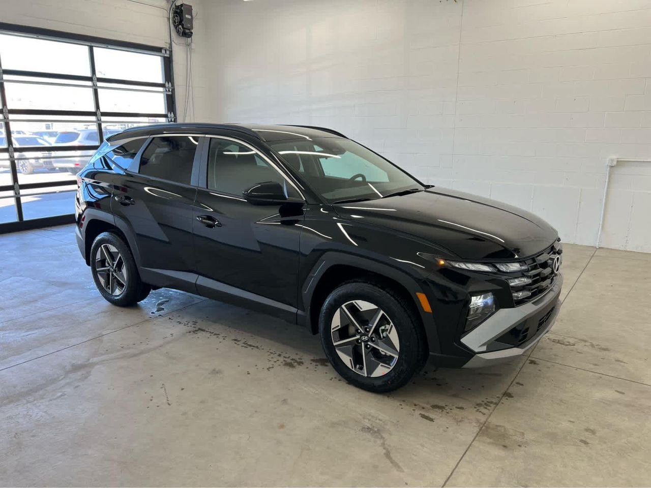 New 2026 Phantom Black Hyundai SEL AWD image 5