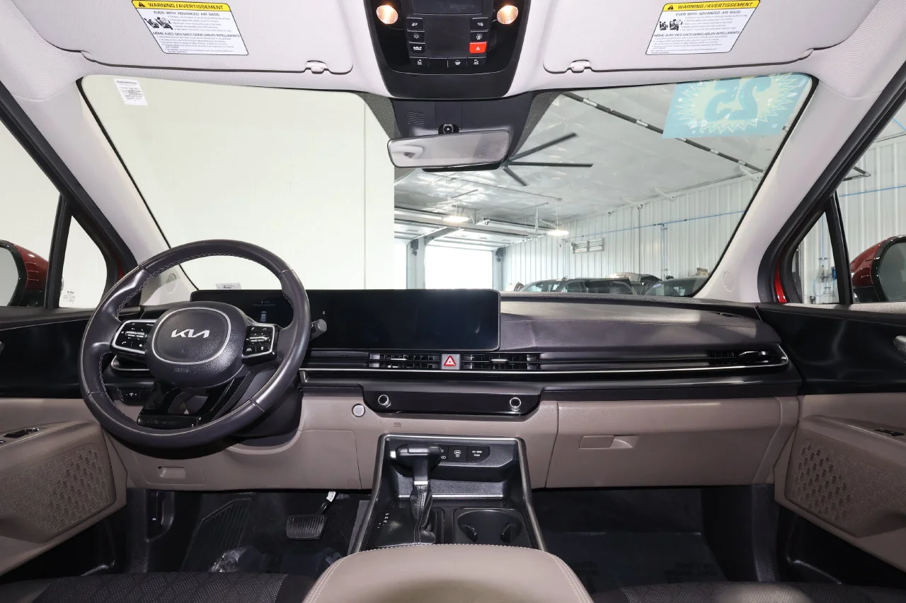 Used 2025 Red Kia LXS image 28