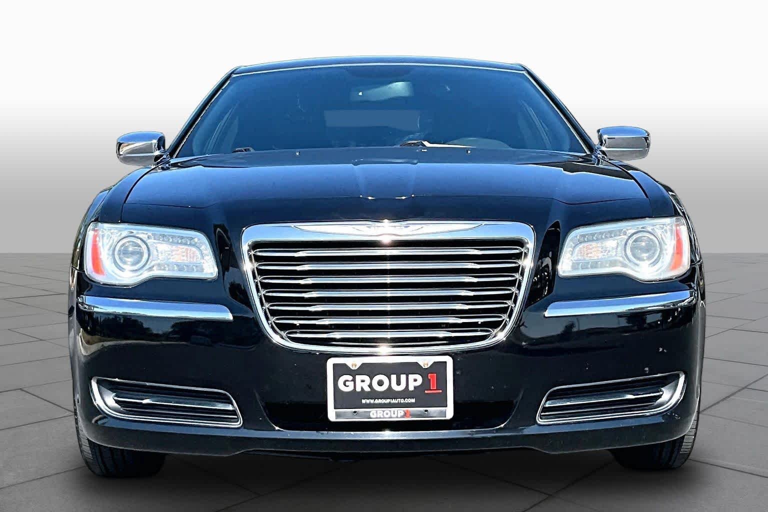 Pre-Owned 2014 Chrysler 300 Uptown Edition