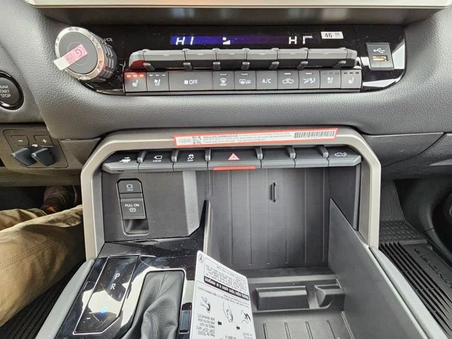 2026 Toyota Tundra Limited - Photo 13