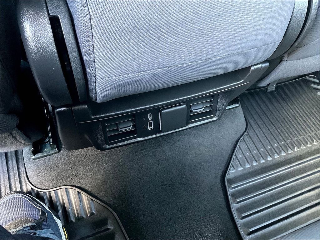 Used 2022 Blue GMC Elevation image 27