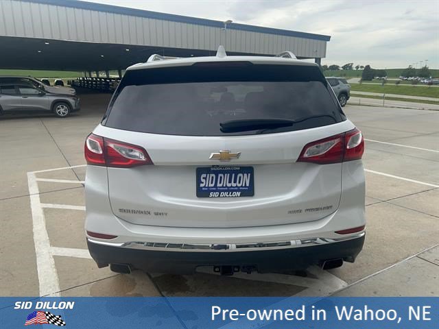 Used 2019 Iridescent Pearl Tricoat Chevrolet Premier image 4