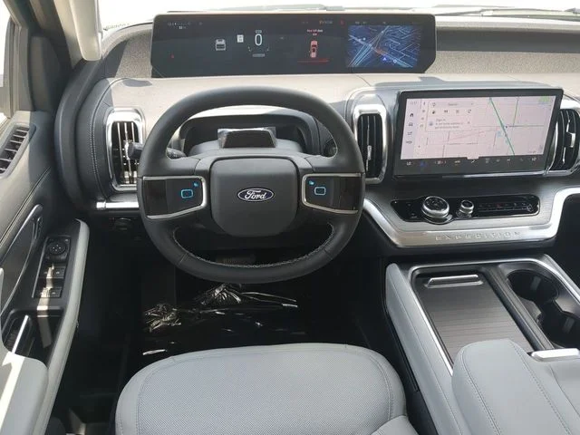 New 2027 Star White Metallic Tri-Coat Ford MAX Platinum image 18