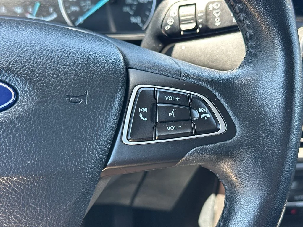 Used 2020 Silver Ford SE image 25
