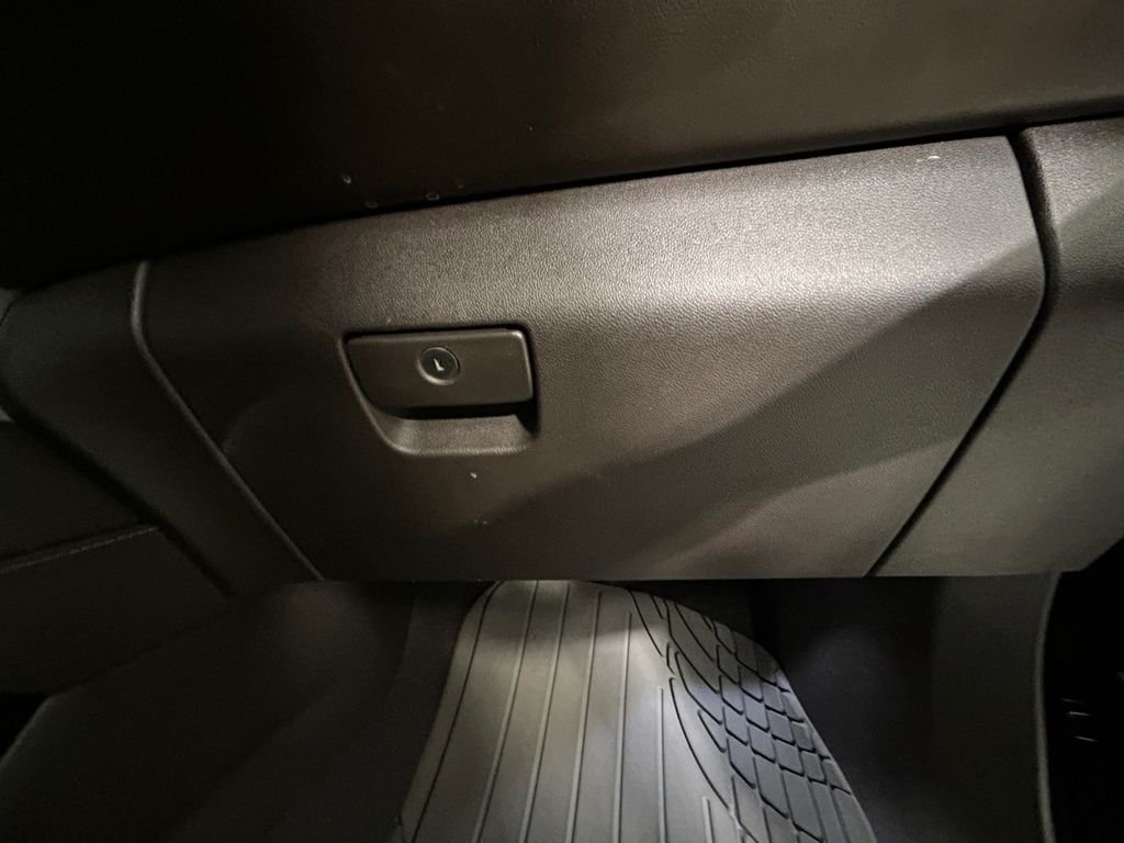 Used 2022 Blue Chevrolet LT image 24