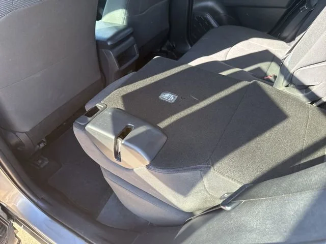 2019 Toyota RAV4 LE - Photo 36