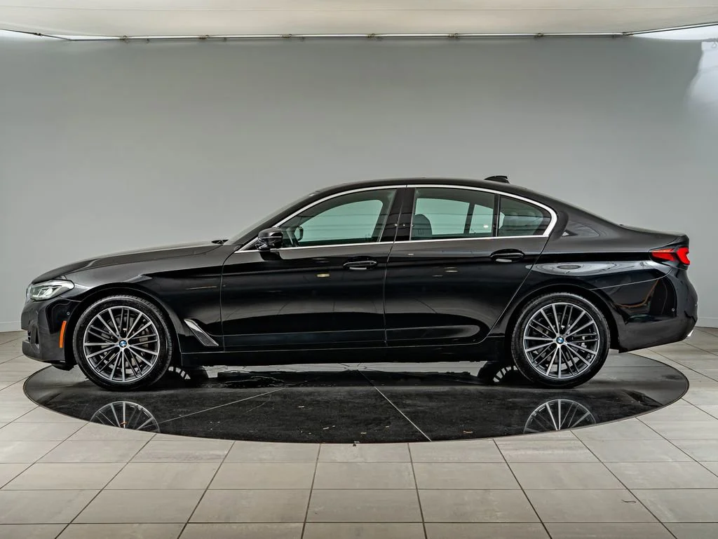 Used 2021 Jet Black BMW 530i xDrive image 8