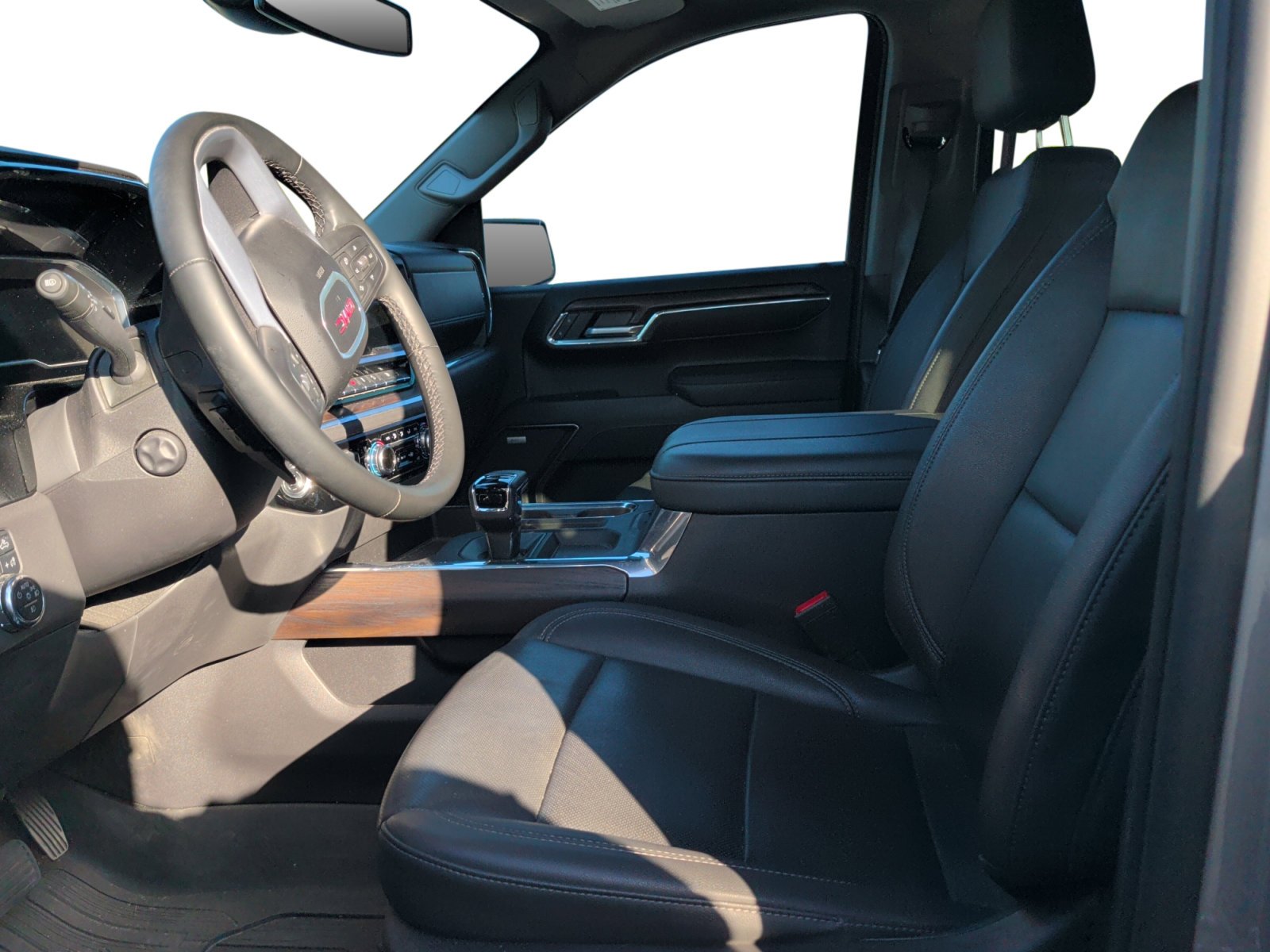 Used 2024 Sterling Metallic GMC SLT image 9