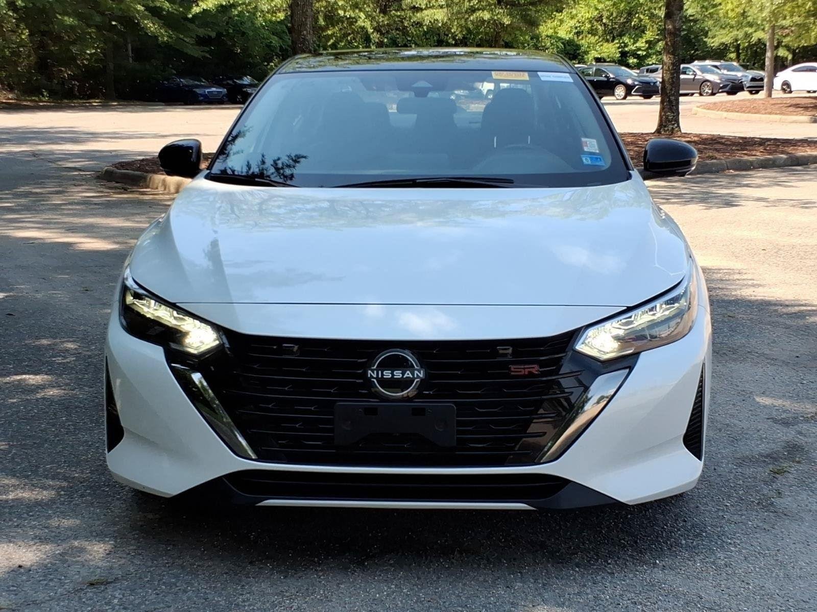 Used 2025 Aspen White Tricoat/Super Black Nissan SR image 2