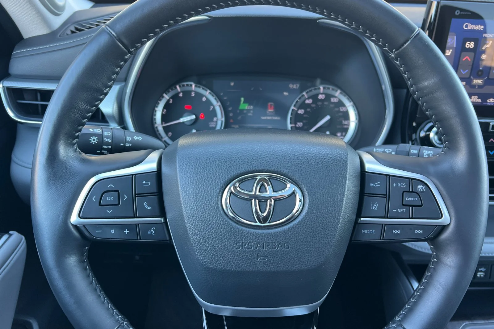 Certified Used 2022 Wind Chill Pearl Toyota Platinum image 26