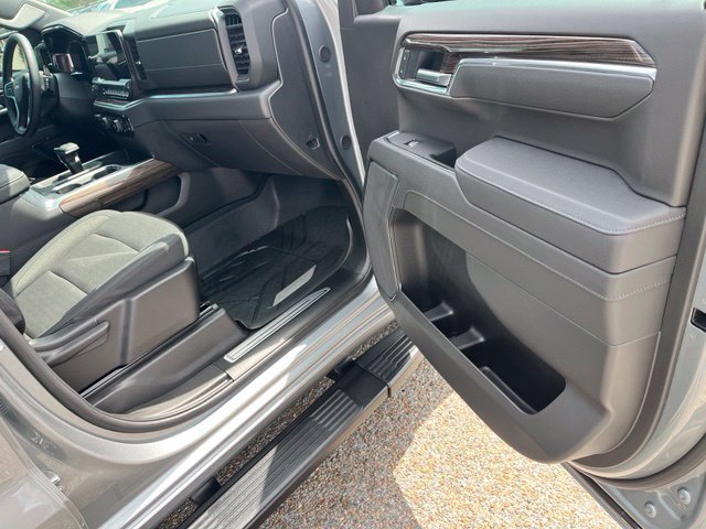 Used 2026 Sterling Gray Metallic Chevrolet LT image 21