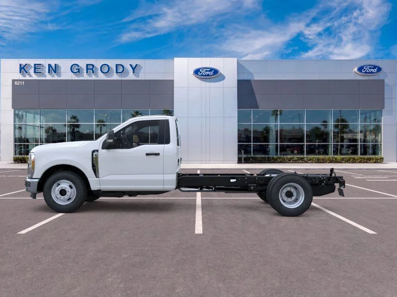 New 2026 Oxford White Ford XL image 16
