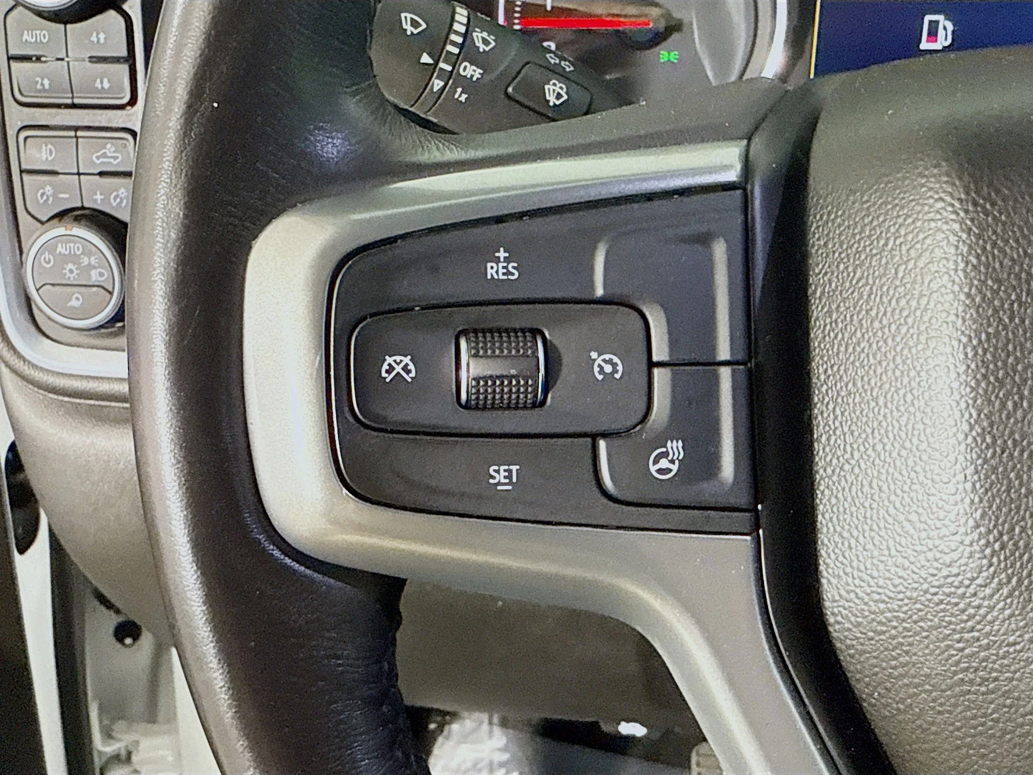 Used 2022 Summit White Chevrolet RST image 10