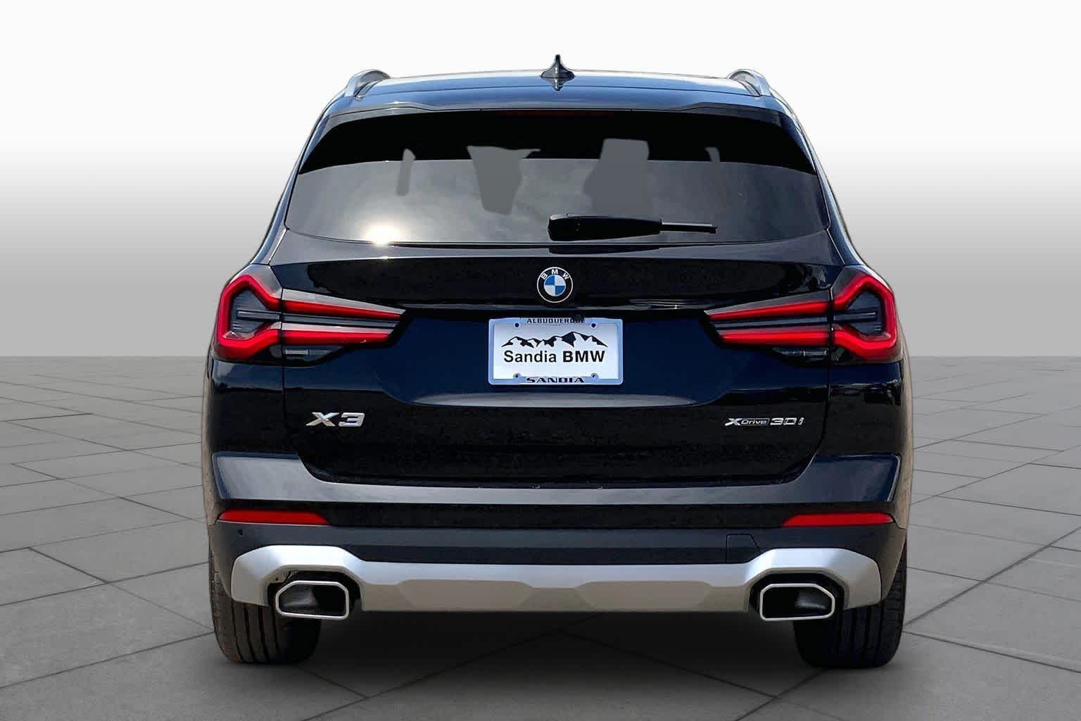 Used 2023 Black Sapphire Metallic BMW xDrive30i image 4