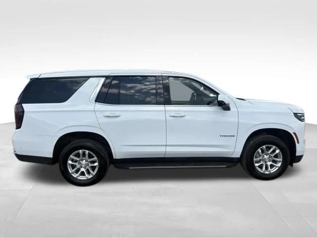 Used 2025 White Chevrolet LT image 9