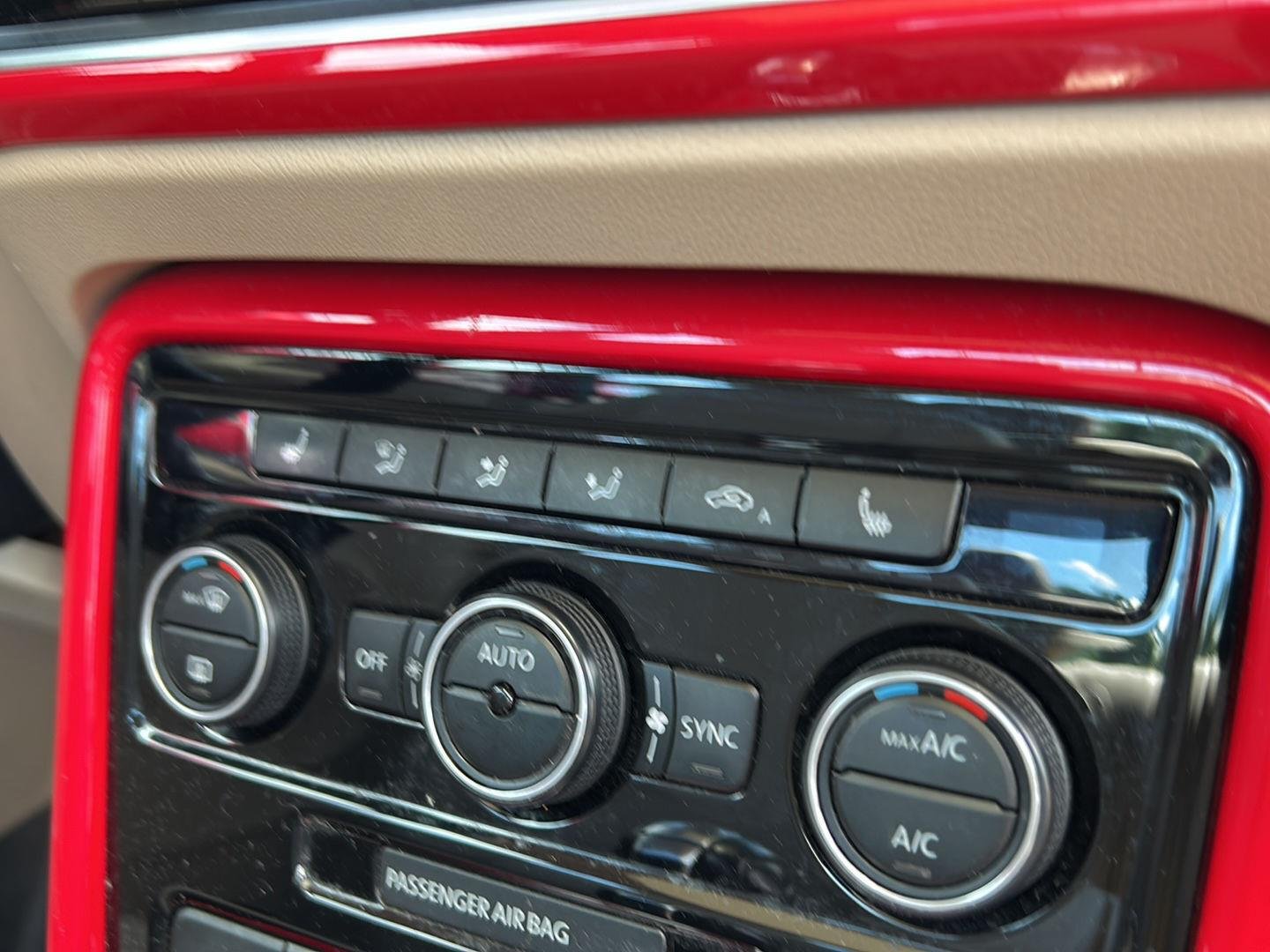 Used 2019 Tornado Red Volkswagen SE image 9