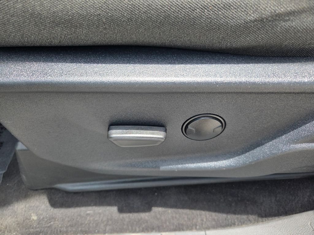 Used 2023 White Ford XL image 6