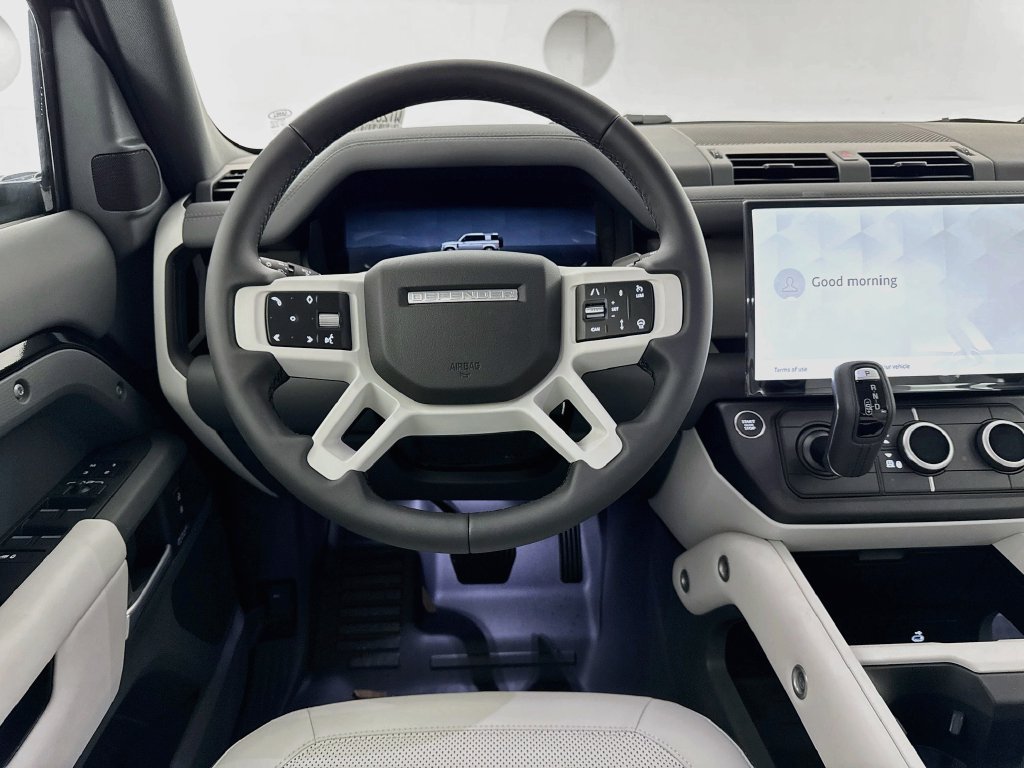 New 2026 Santorini Black Land Rover X-Dynamic SE image 23
