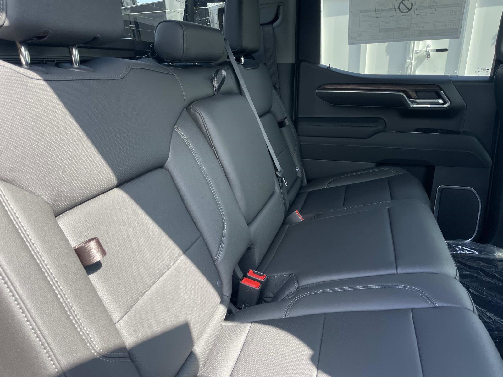 2026 GMC Sierra 1500 SLT - Photo 25