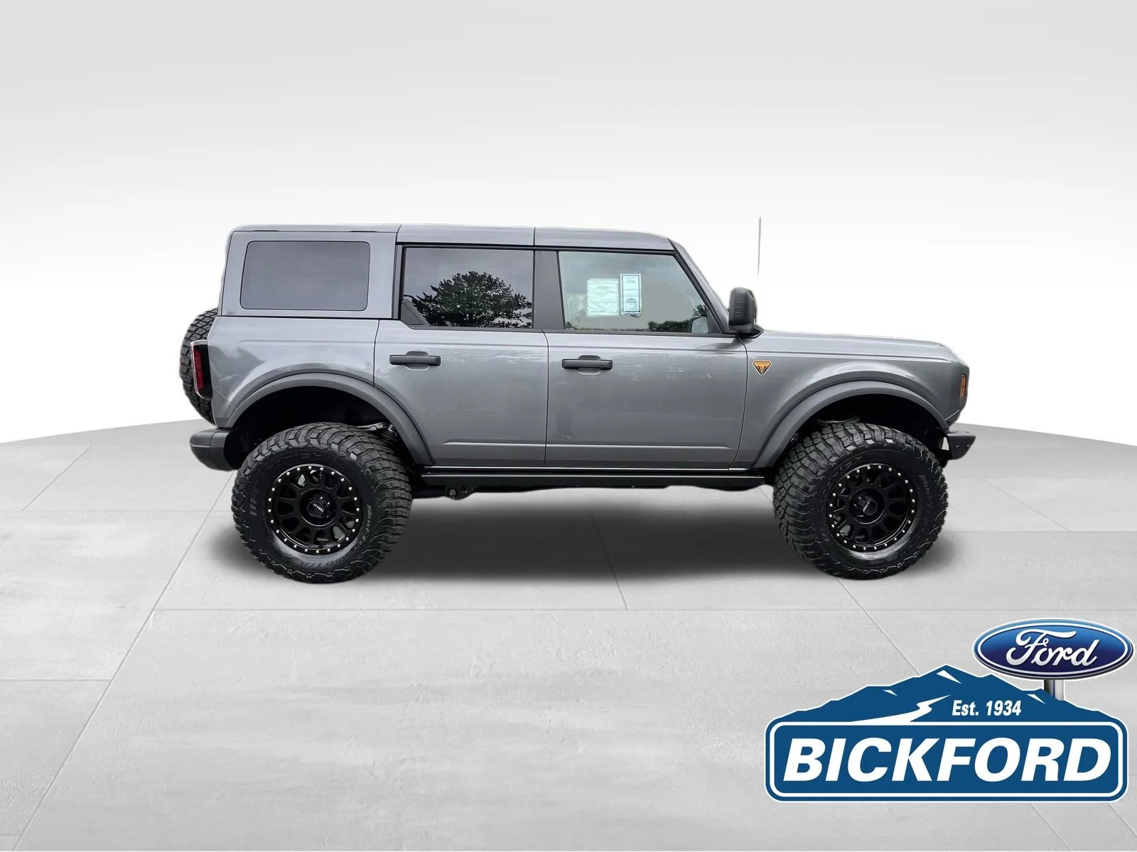 New 2025 Gray Ford Badlands image 4